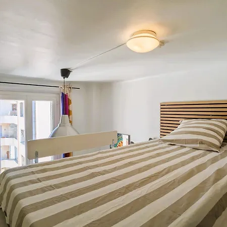 Bright - 300 Meters From The Port Of *